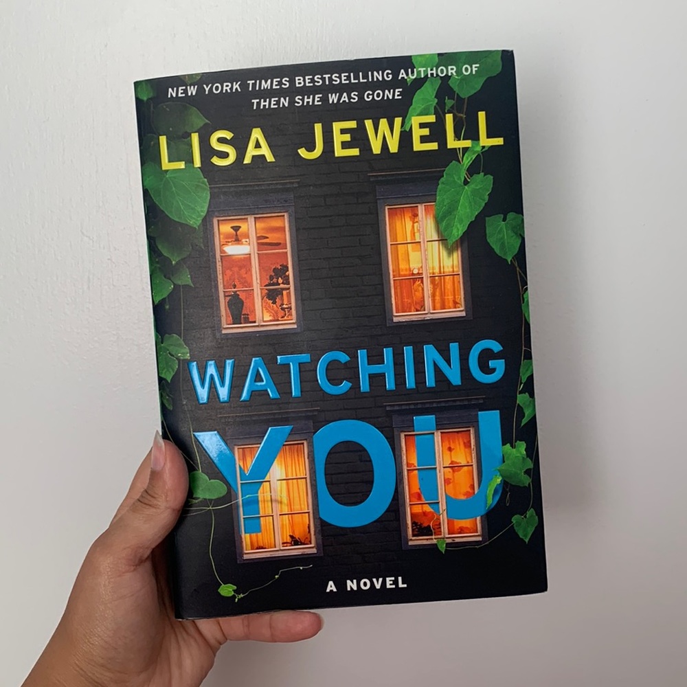 Lisa Jewell watching you book